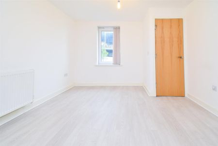 Carnforth Avenue, Wakefield - Photo 4