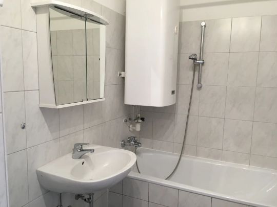 Neuwertige 1-Zimmer-Wohnung mit Loggia - Photo 1