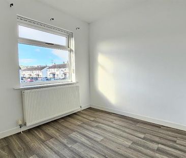 77 Pinewood Avenue, Carrickfergus, BT38 8EW - Photo 6