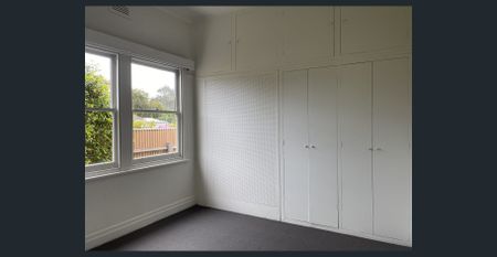 Large Family Home - Photo 3