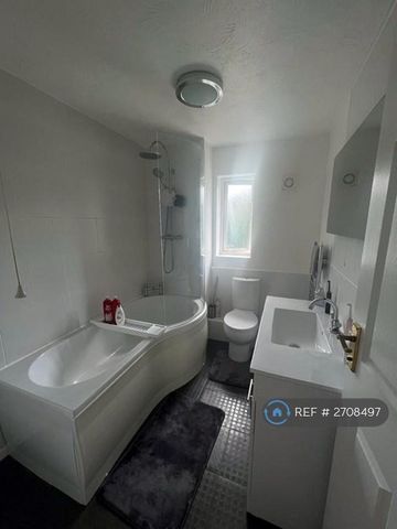 2 bedroom terraced house to rent - Photo 3