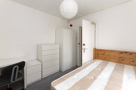 4 bedroom terraced house to rent - Photo 3