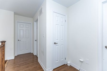 For Lease - 130 Ice Palace Crescent, Oshawa, Ontario - Photo 4