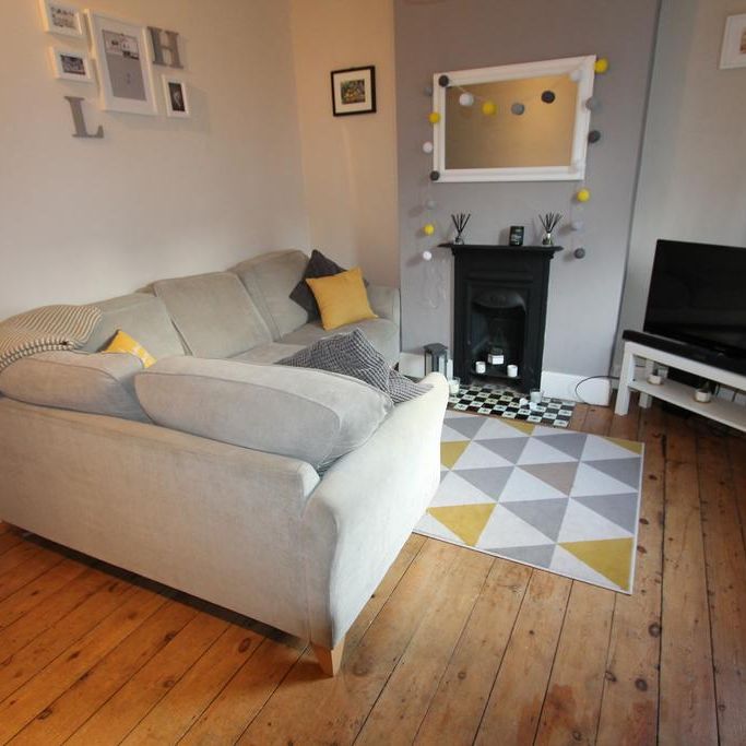2 bedroom terraced house to rent - Photo 1