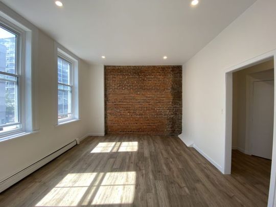 1-174 Ontario Street – water and heat included! - Photo 1