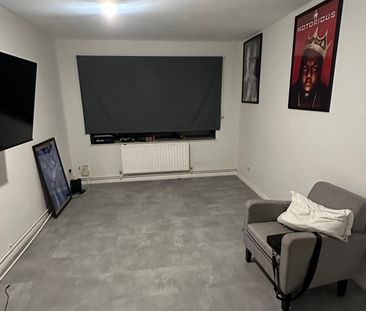 Room in a Shared Flat, Croydon Road, SE20 - Photo 1