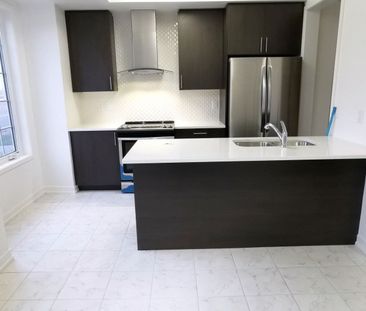 For Lease - 167 Harding Park Street, Newmarket, Ontario - Photo 5