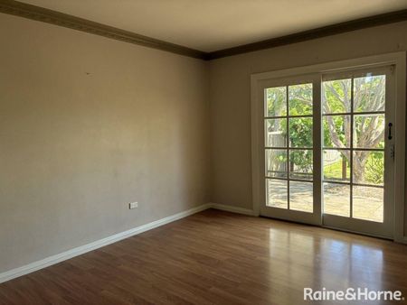 Character Cottage in the Heart of Bowral - Photo 3