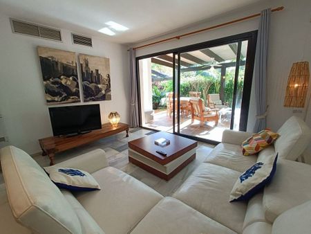 3 room luxury Apartment for rent in Marbella, Spain - Photo 3