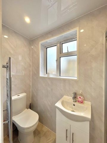 1 bedroom in a house share to rent - Photo 5