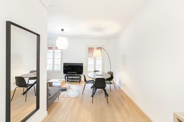 Carrer de Sant Màrius, Barcelona, Catalonia 08022 - Photo 1