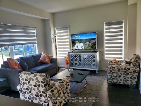 For Lease - 8 Hills Thistle Drive, Wasaga Beach, Ontario - Photo 1