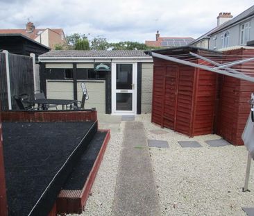 3 bedroom semi-detached house to rent - Photo 2