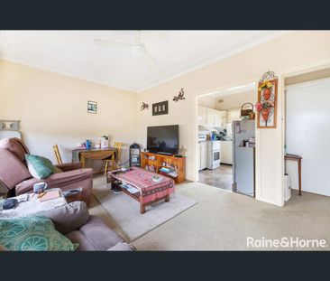 2/17 Diane Street, South Tamworth, NSW 2340 - Photo 3