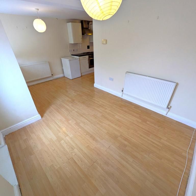 1 bedroom ground floor flat to rent - Photo 1