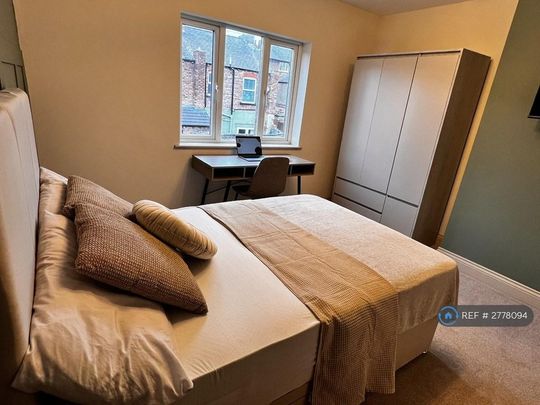 1 bedroom in a house share to rent - Photo 1