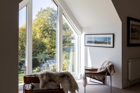 6 bedroom detached house to rent - Photo 3