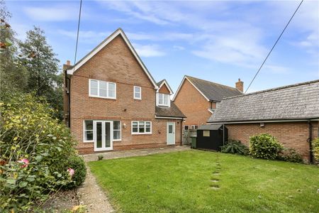 Modernised and particularly well presented 3 bedroom detached house with garage, driveway parking and good size garden. - Photo 5