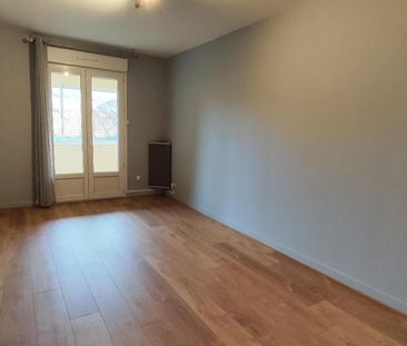 Location Appartement 2 pièces 64m² POITIERS 86000 - Photo 2