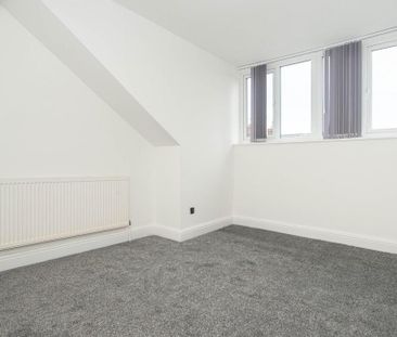 4 bedroom terraced house to rent - Photo 5