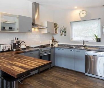 Three bedroom home in Papanui - Photo 2