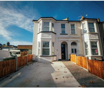 Hastings Road Room 4 - Photo 1