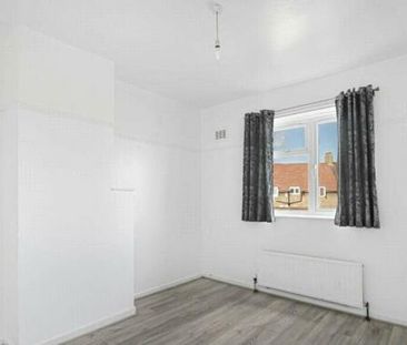 2 Bedroom Mid Terrace House to let in Bromley - Photo 4