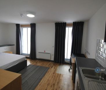 Studio to rent - Photo 5