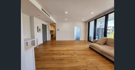 Modern Two-Bedroom Apartment - Photo 4