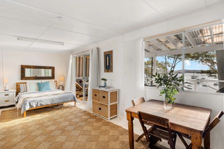 Charming Coastal Cottage - Photo 2