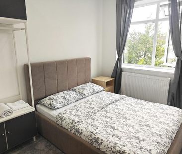 1 bedroom in a house share to rent - Photo 4