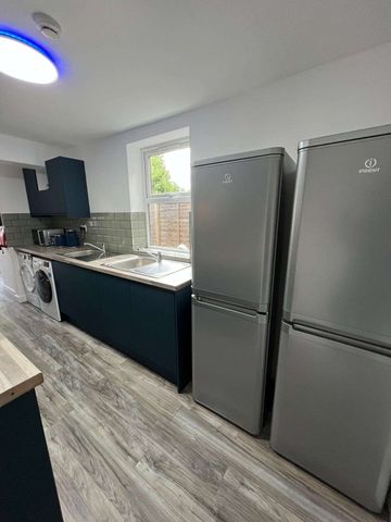 Stunning Room with Private En-Suite – Just 5 Minutes from Watford General Hospital! - Photo 5