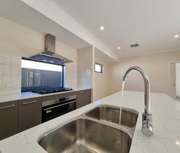 Brand-New Modern Luxury Home for Lease - Photo 3