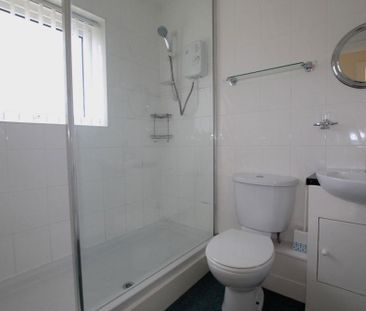 2 bedroom semi-detached house to rent - Photo 5