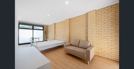 FURNISHED BRAND NEW LARGE ROOM included general cleaning and Internet - Close to Curtin Uni - Ideal for student and FIFO - Photo 2