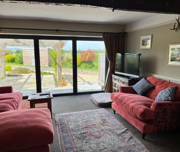 4 bedroom character property to rent - Photo 4