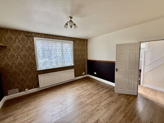 Newly redecorated 3-bed semi in Cavendish, Derby. Freshly painted with brand-new carpets throughout! Features kitchen/diner, garden, GCH & UPVC glazing. Unfurnished & ready now. Family friendly. EPC: D / Tax Band: A Book you're viewing with Property Options today! - Photo 1