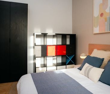 Carrer del Comte dUrgell, Barcelona, Catalonia 08011 - Photo 3