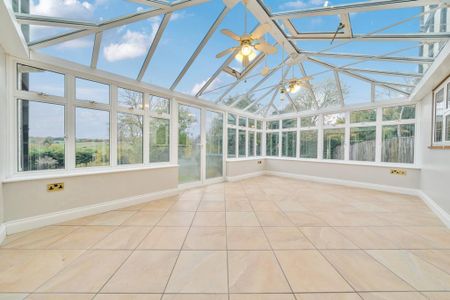 6 bedroom detached house to rent - Photo 2