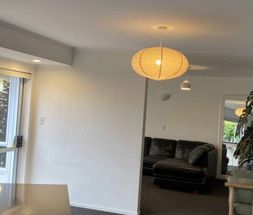 Convenient Bayfair Living - Photo 3