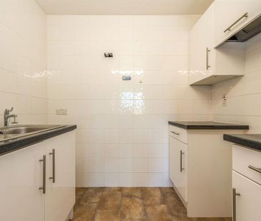 1 bedroom retirement property to rent - Photo 2