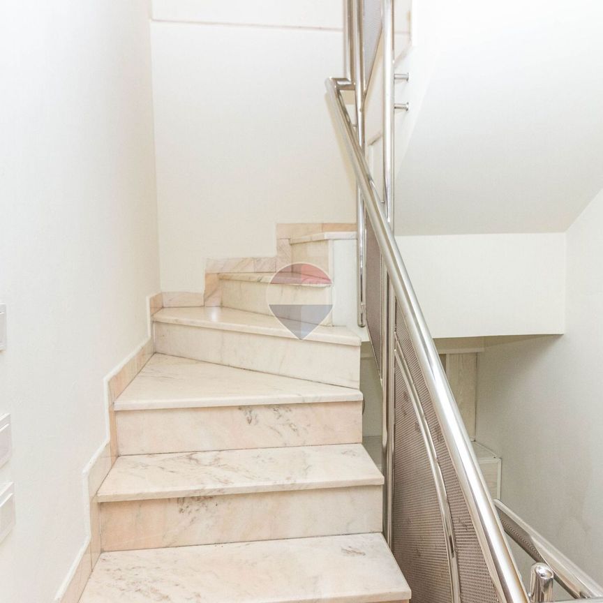 Casa / Vila cu 7 camere de inchiriat în zona Victoriei - Photo 1