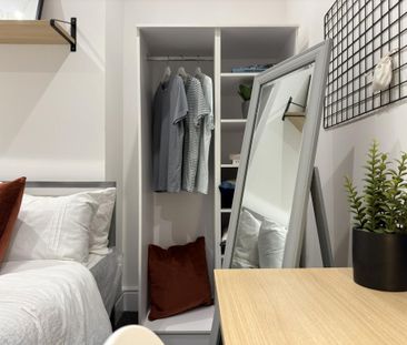 1 bedroom in a house share to rent - Photo 2