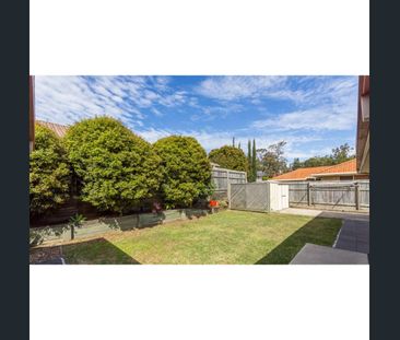 LOADS OF SOLAR POWER TO BRING HOUSEHOLD EXPENSES DOWN - Photo 4