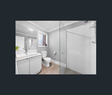 32 Swansea Cct, Redland Bay, Qld 4165 - Photo 2