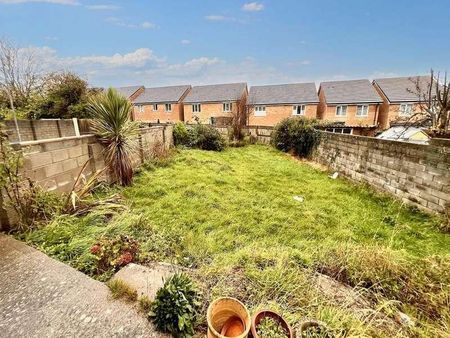 Castle Road, Rhoose, Vale Of Glamorgan, CF62 - Photo 2