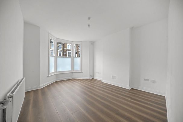 3 bedroom flat to rent - Photo 1