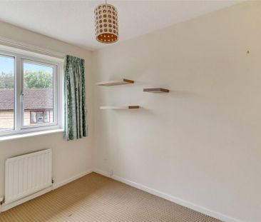 2 bedroom end of terrace house to rent - Photo 3