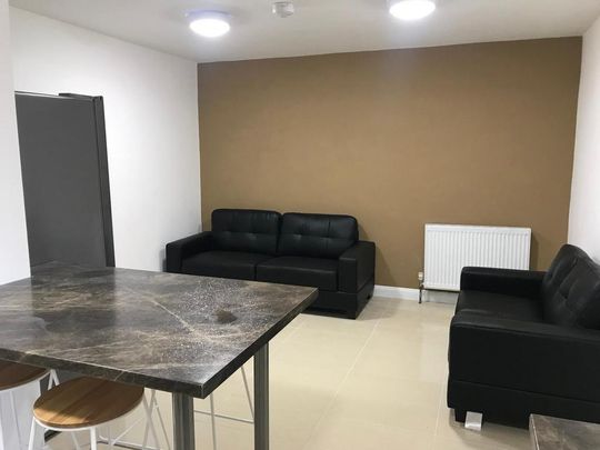 6 bedroom terraced house to rent - Photo 1