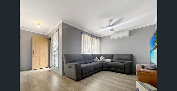 Fully Furnished Three Bedroom Home! - Photo 1